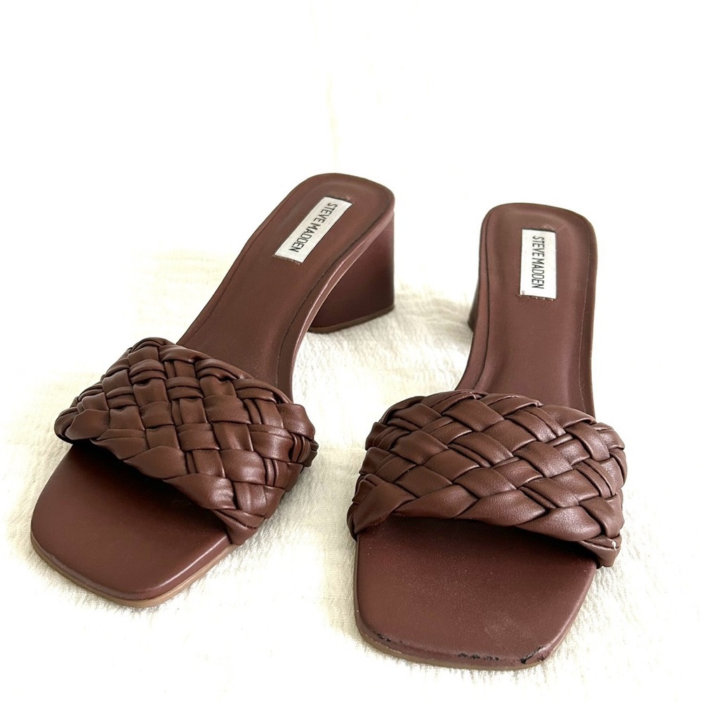 Steve Madden Brown 2.5” heeled sandal